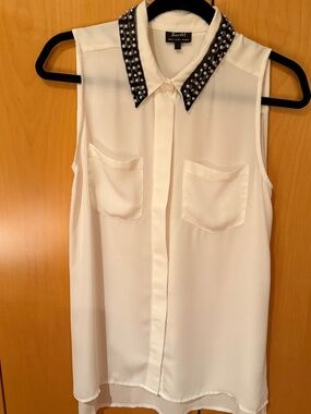 Bardot White Sleeveless Button Down Blouse Faux Pearl Crystal Embellished Collar